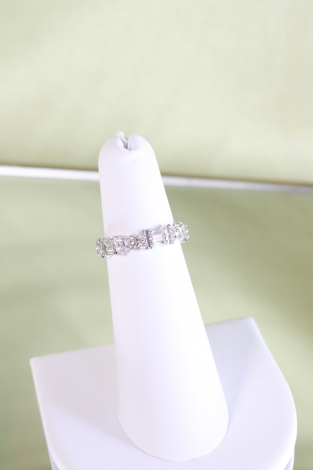 14K White Gold 3/4ct t.w. Baguette & Round Diamond Ring