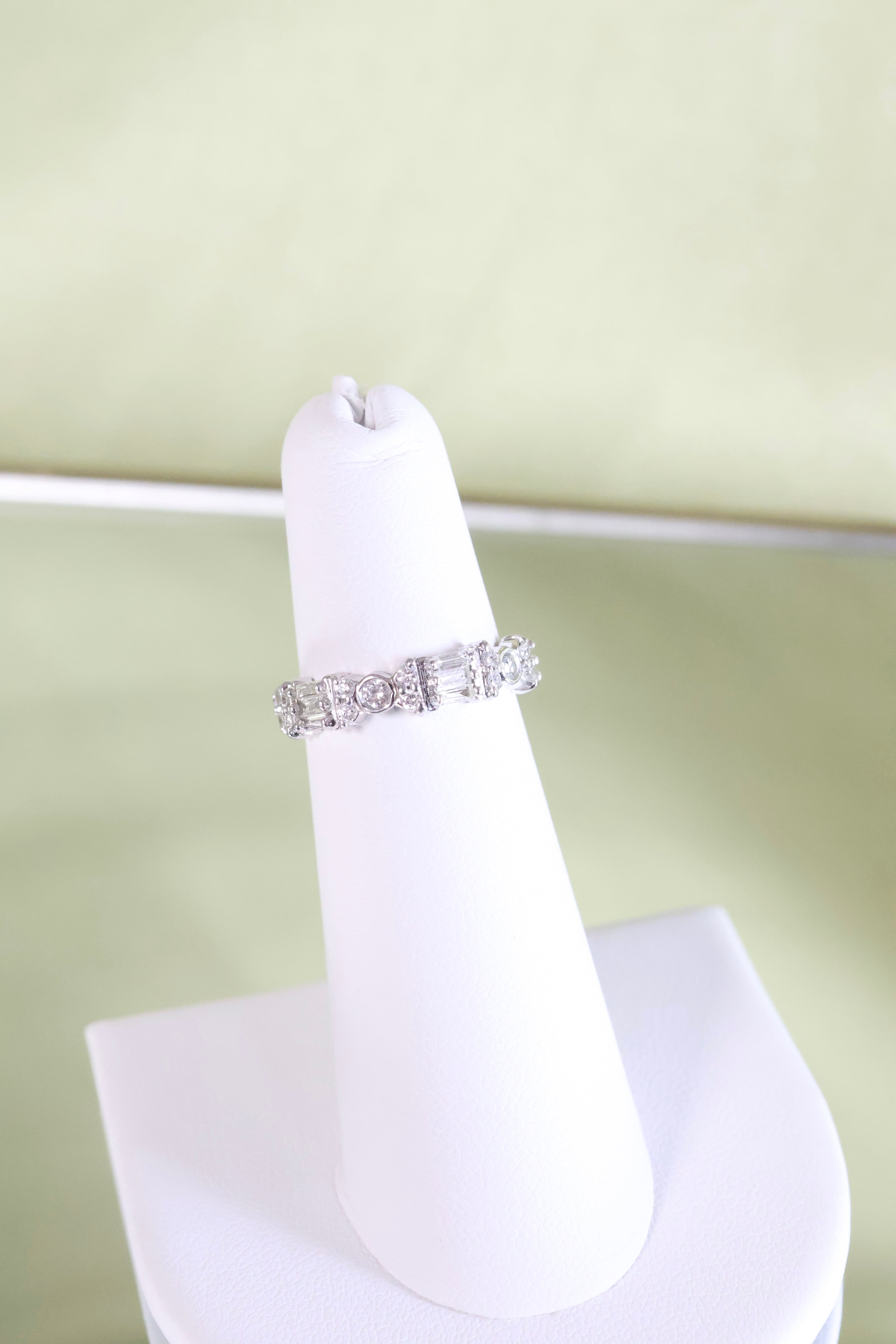 14K White Gold 3/4ct t.w. Baguette & Round Diamond Ring