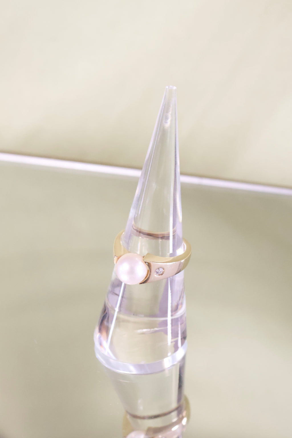 14K Yellow Gold Pearl w/ .05ct Diamond Ring