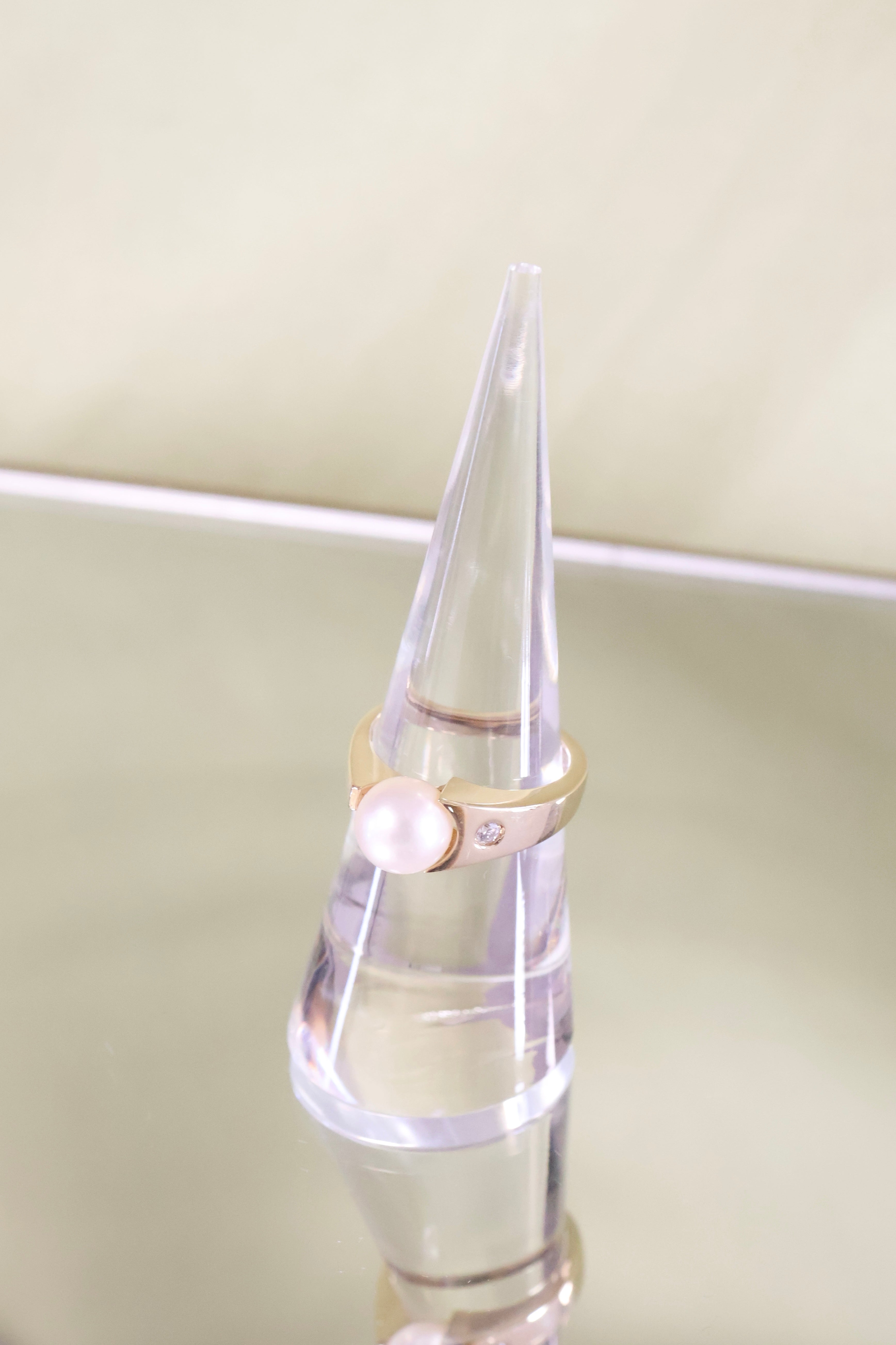14K Yellow Gold Pearl w/ .05ct Diamond Ring