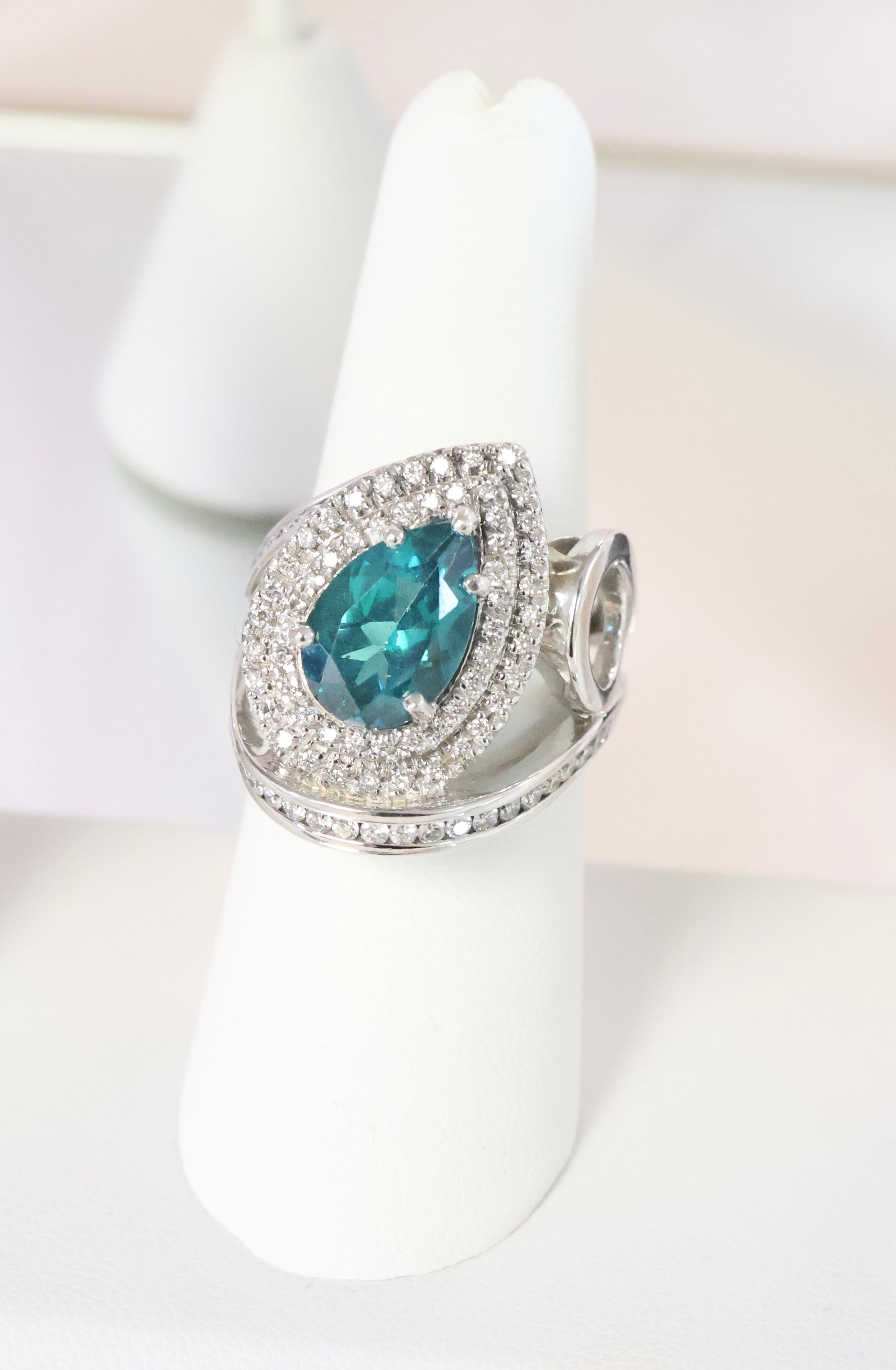 14K White Gold Teal Tourmaline w/ 1.60ct t.w. Diamond Ring