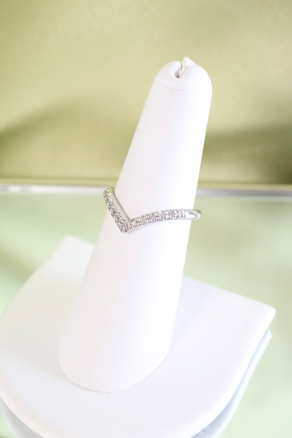 14K White Gold Ring Size 6.5