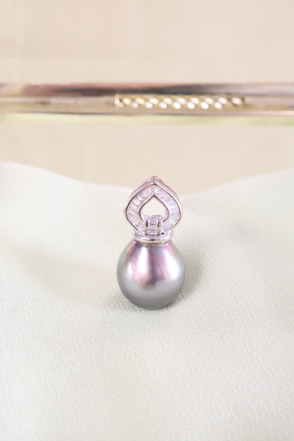 14K White Gold Baguette Diamond Tahitian Black Pearl 1/3ct. t.w. Pendant