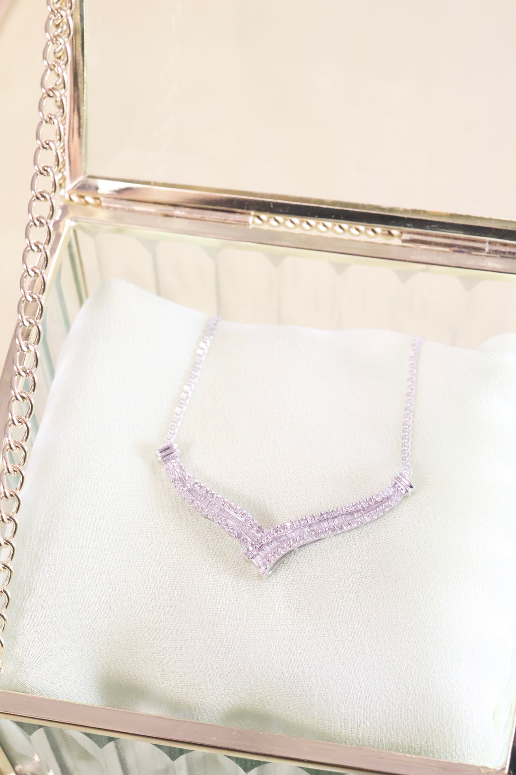 14K White Solid Gold Fancy Baguette Necklace Pendant 3/4ct. t.w. Round Diamonds