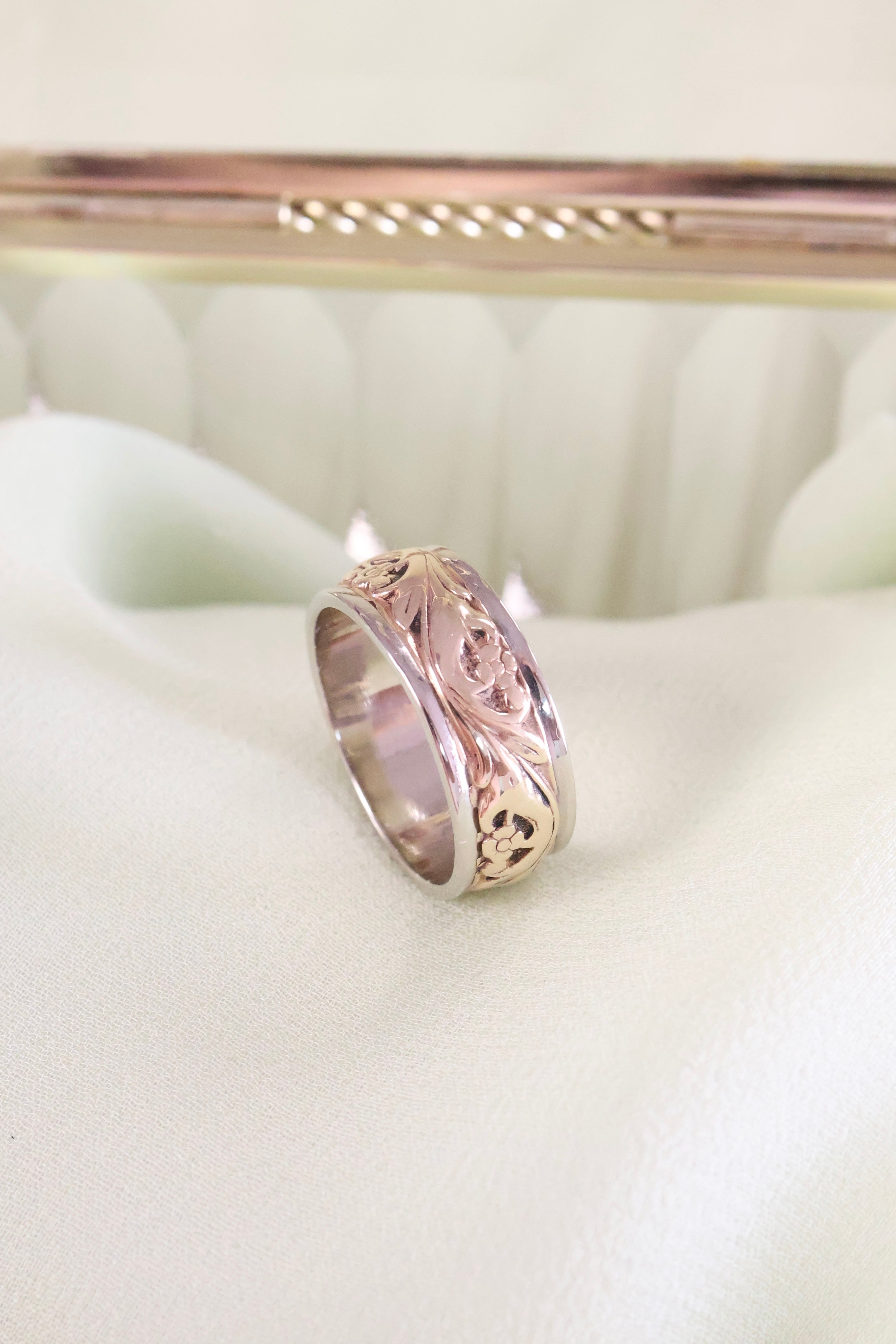 14K Two-Tone Filigree Floral Yellow & White 8mm Width Band Ring