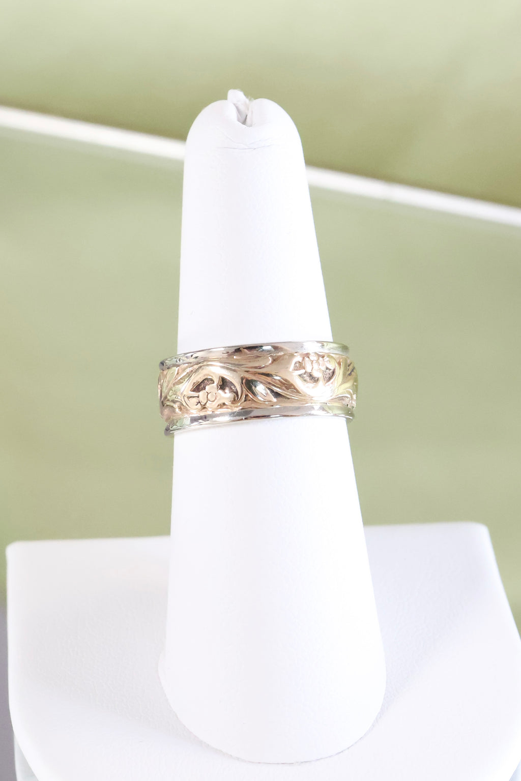 14K Two-Tone Filigree Floral Yellow & White 8mm Width Band Ring