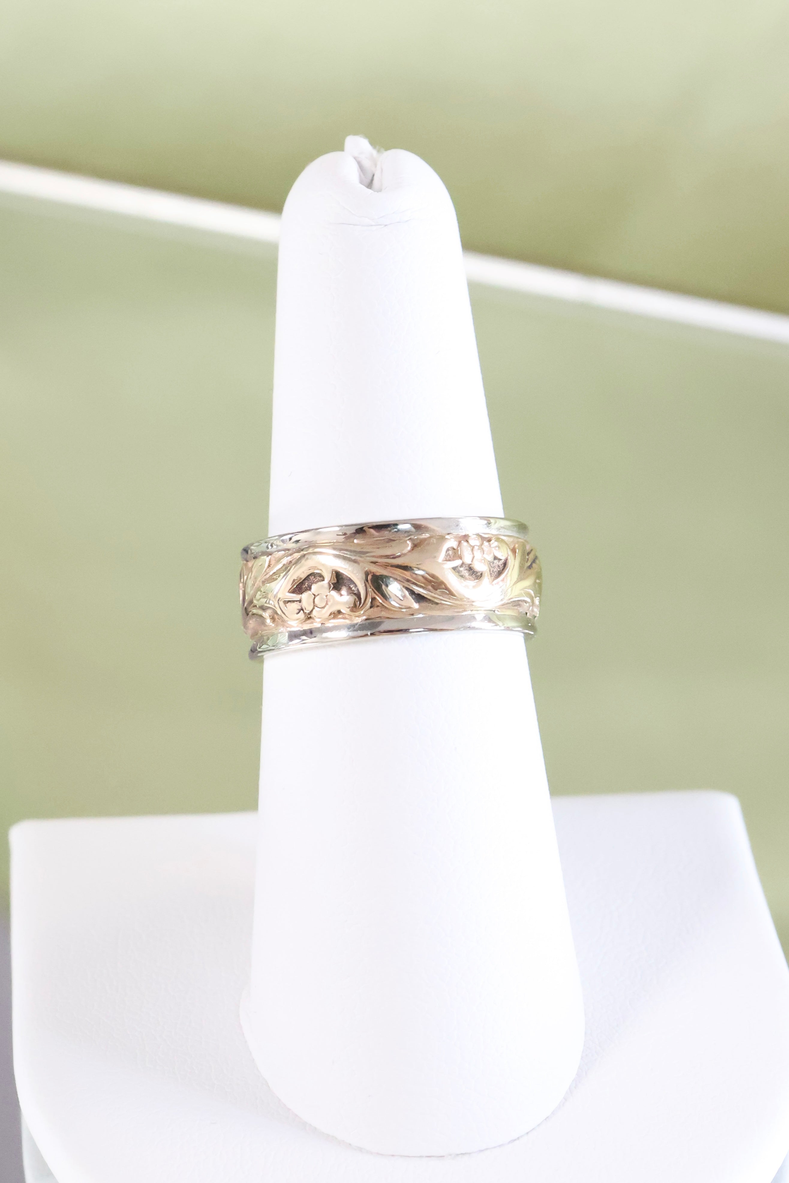 14K Two-Tone Filigree Floral Yellow & White 8mm Width Band Ring