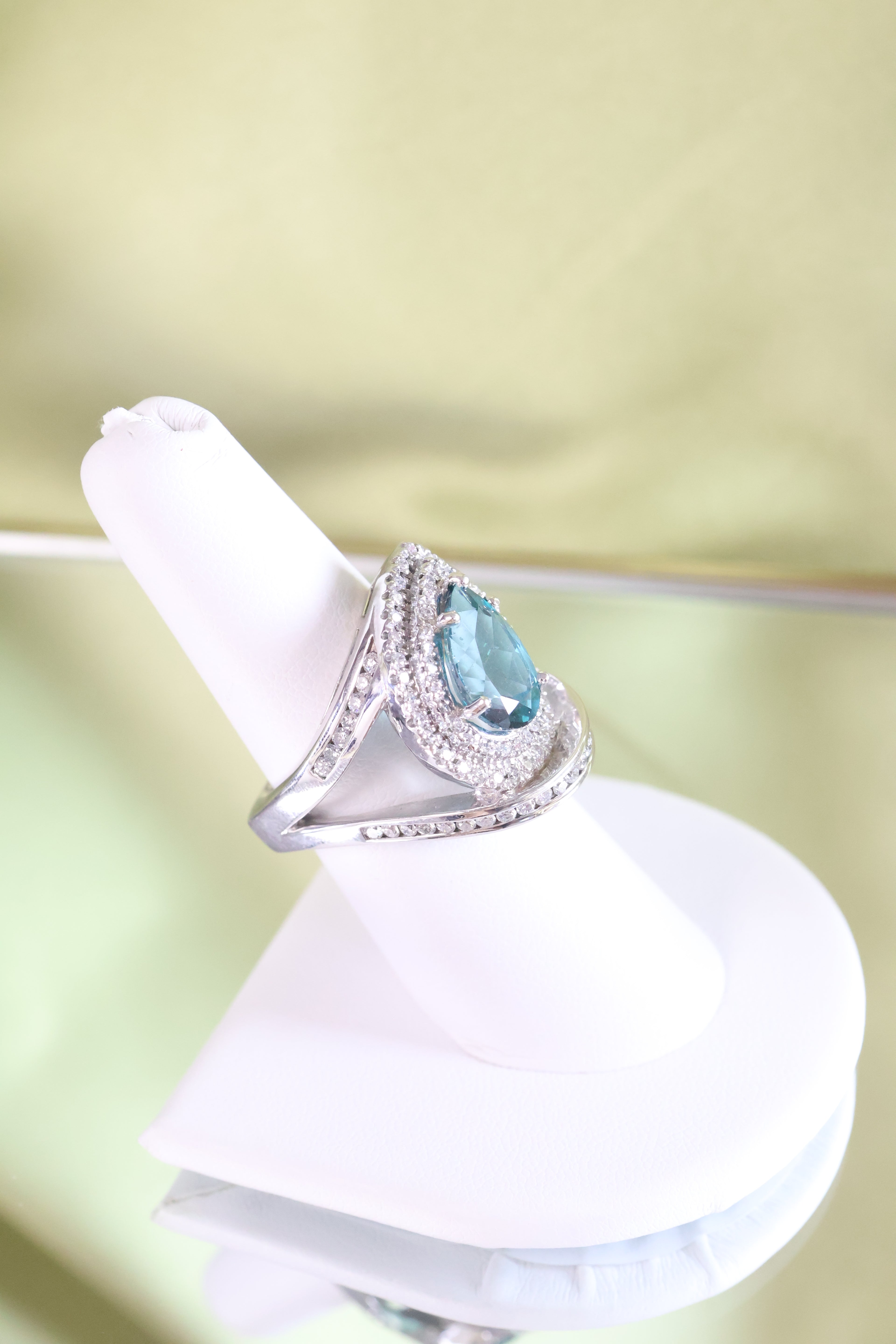 14K White Gold Teal Tourmaline w/ 1.60ct t.w. Diamond Ring