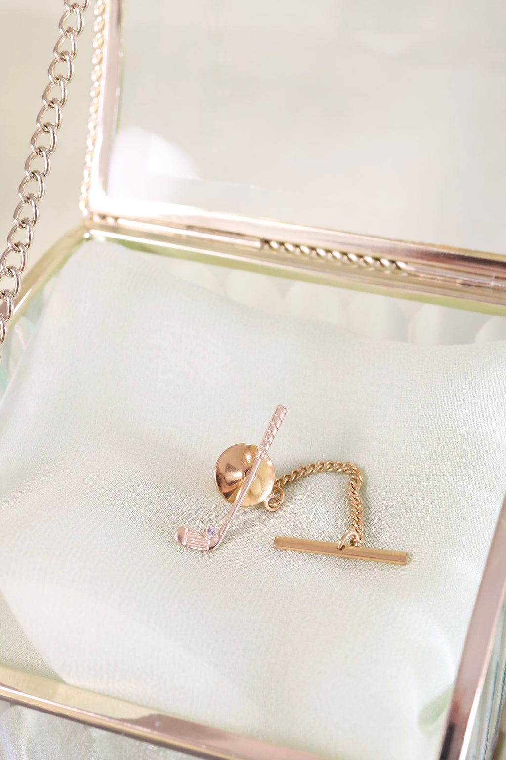 14K Yellow Gold Diamond Golf Pin