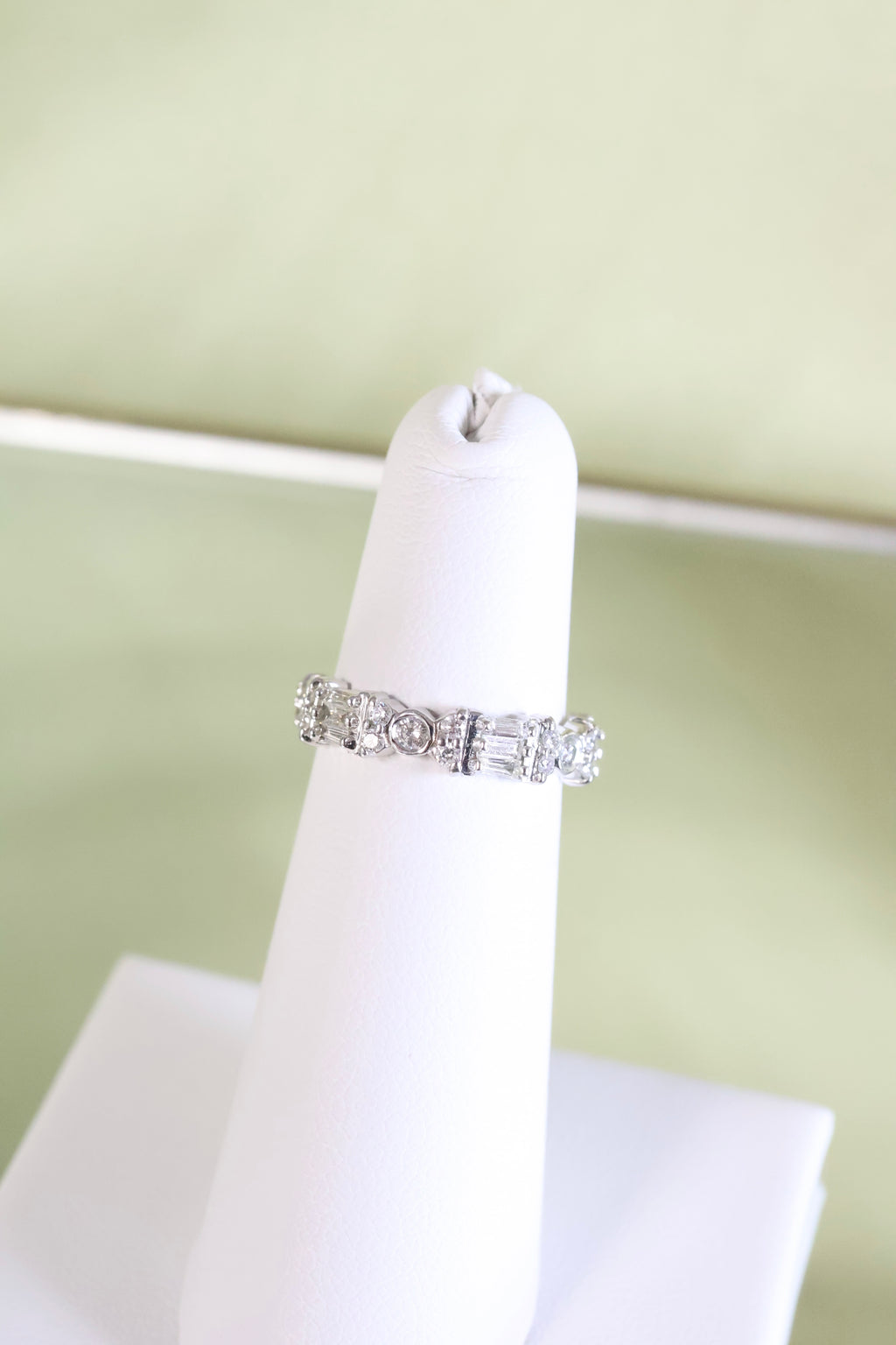 14K White Gold 3/4ct t.w. Baguette & Round Diamond Ring