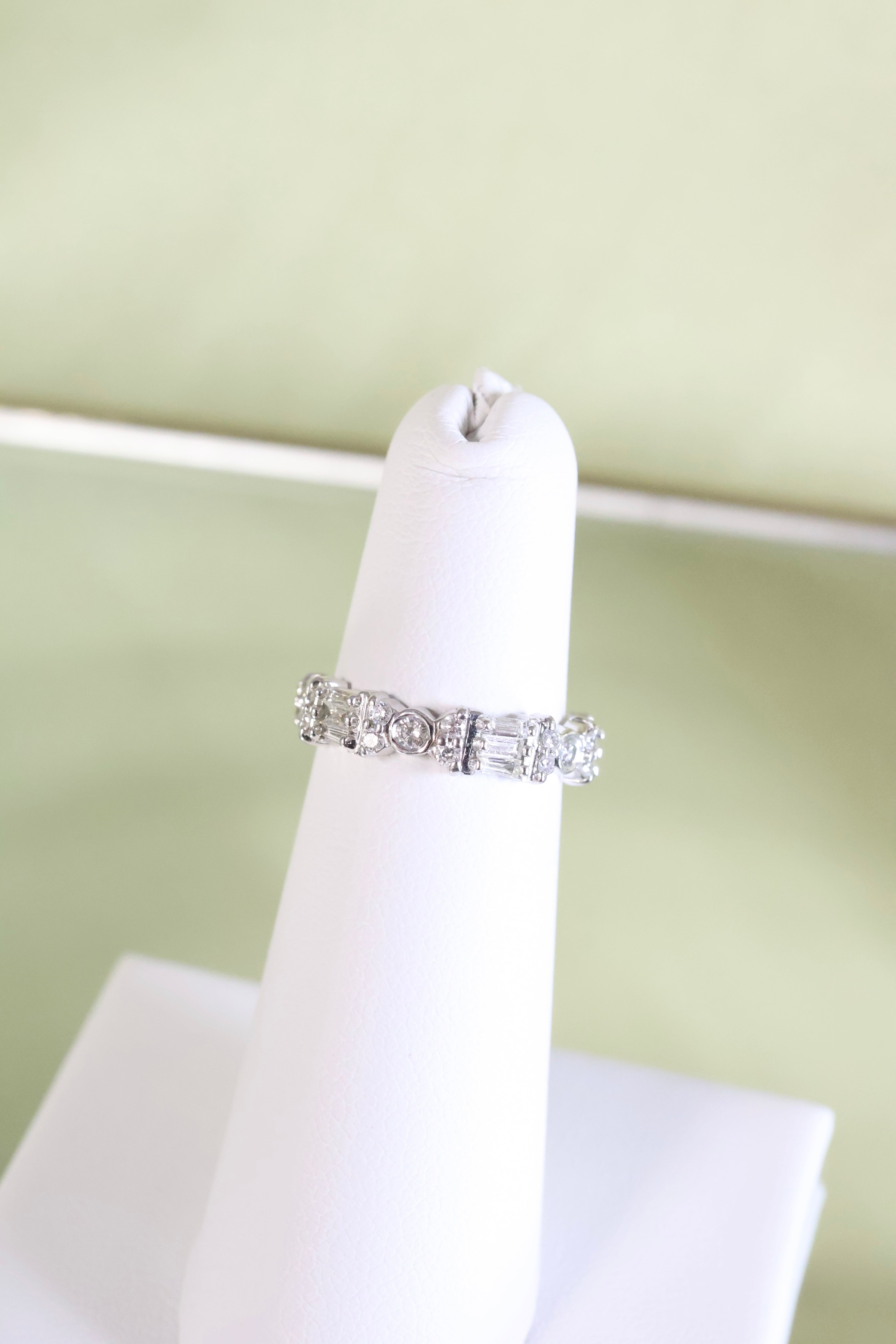 14K White Gold 3/4ct t.w. Baguette & Round Diamond Ring