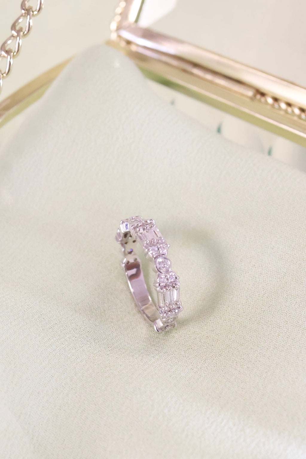 14K White Gold 3/4ct t.w. Baguette & Round Diamond Ring