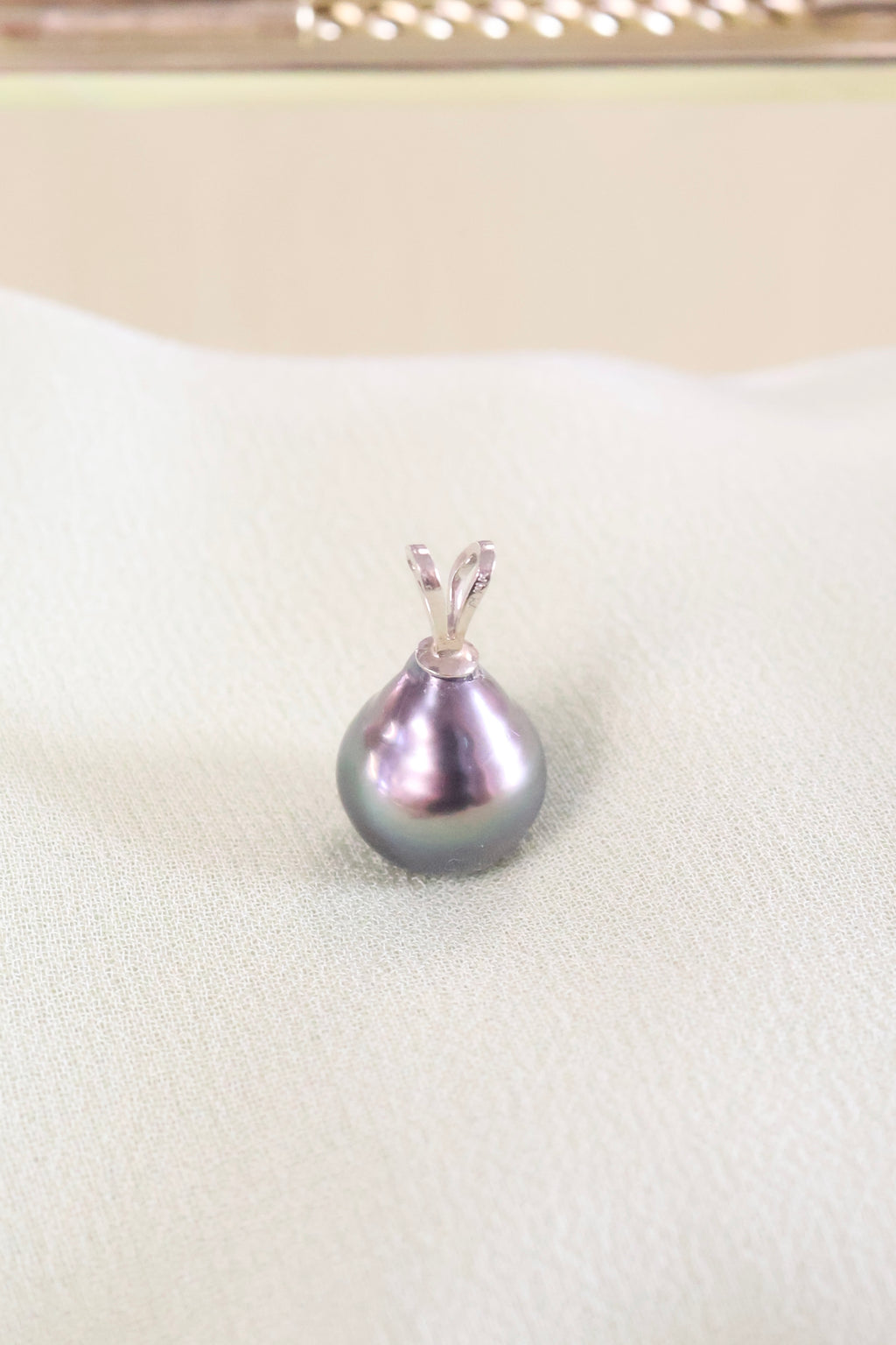 Tahitian Pearl Pendant