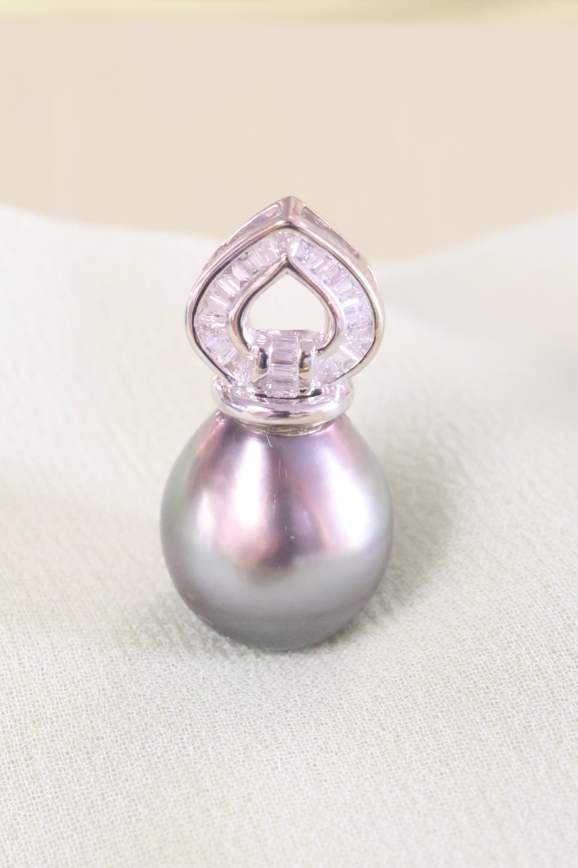 14K White Gold Baguette Diamond Tahitian Black Pearl 1/3ct. t.w. Pendant