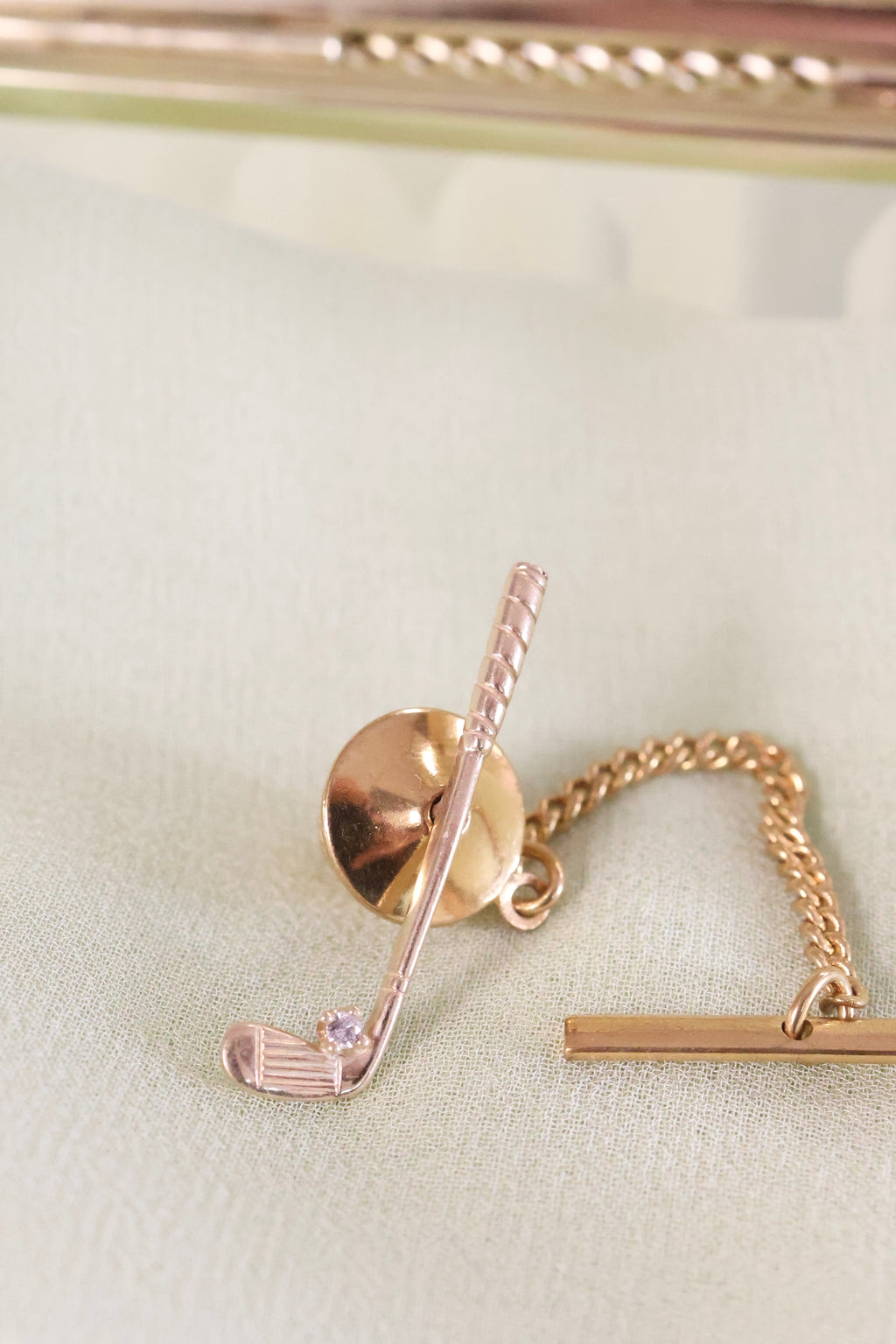 14K Yellow Gold Diamond Golf Pin