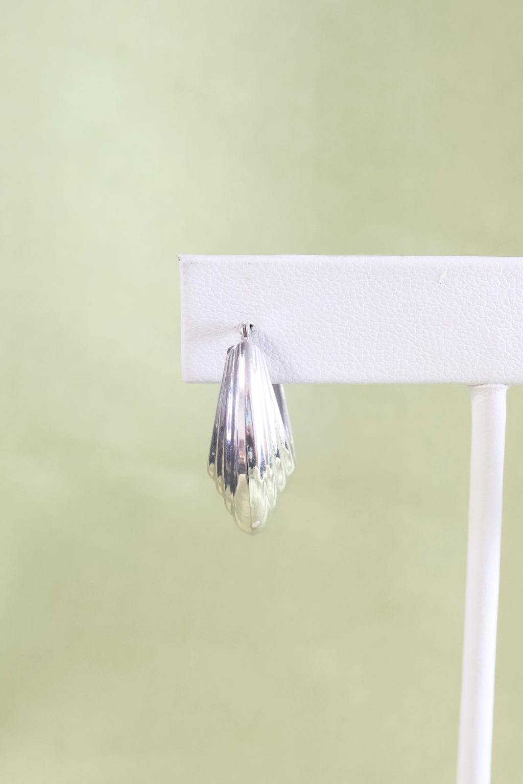 14K White Gold Scallop Hoop Earrings