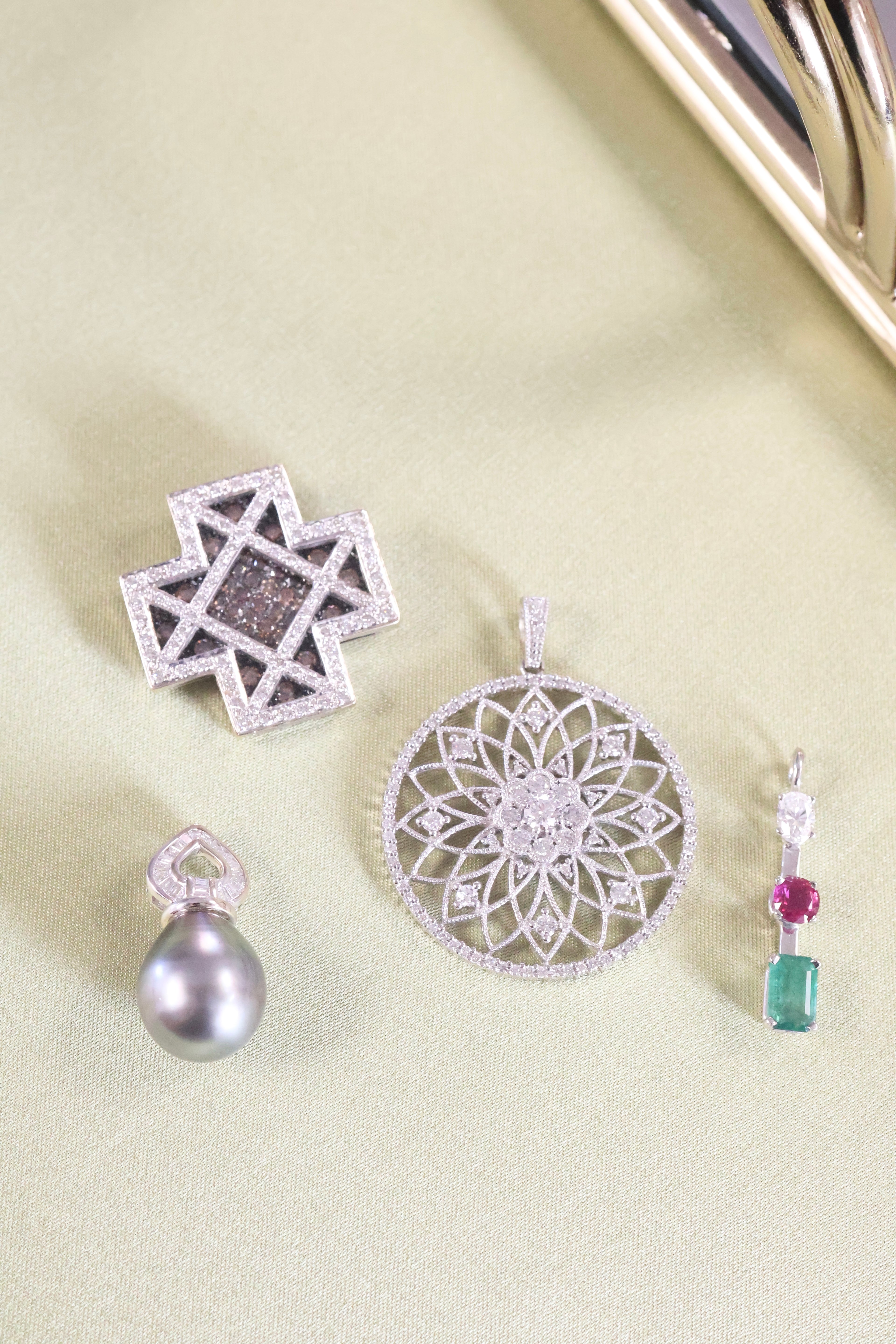 14K White Gold Snowflake Pendant with 1ct. t.w. Diamonds
